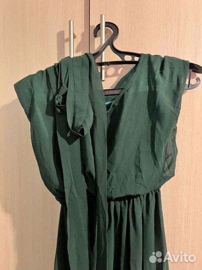 Платье изумрудное для девочки, размера м