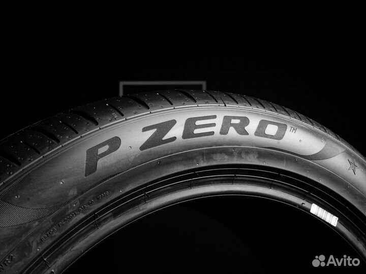 Pirelli P Zero PZ4 285/40 R20 и 255/45 R20 115Y