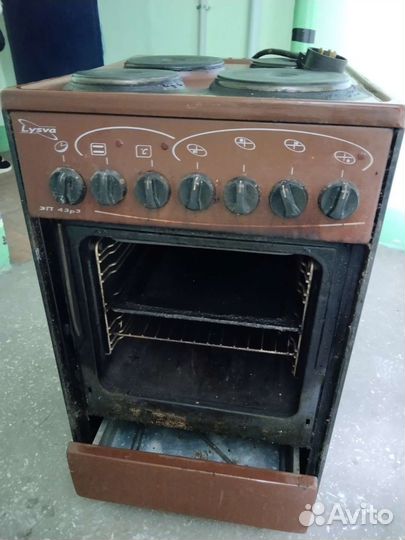 Плита электрическая и противни