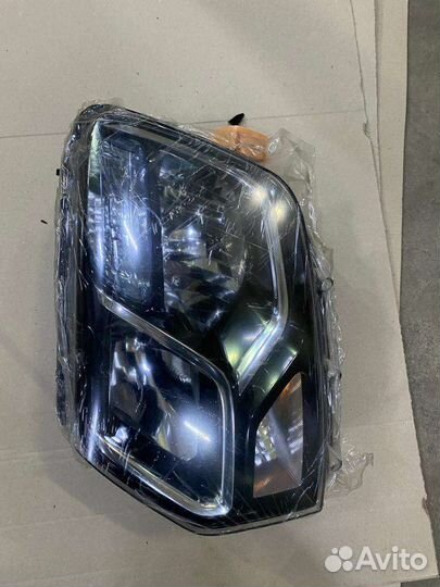 Фара левая Renault Duster 260606852r