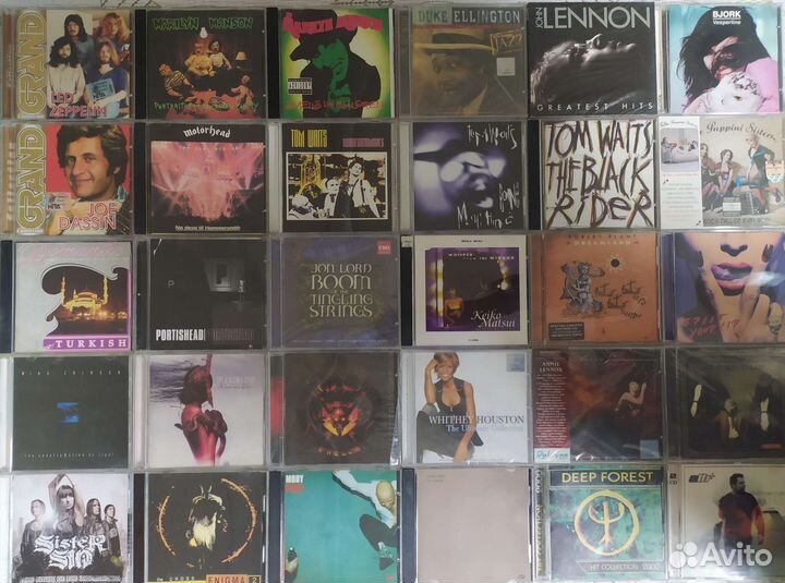 Около 6000 CD. Есть каталог. Обновление 11.08