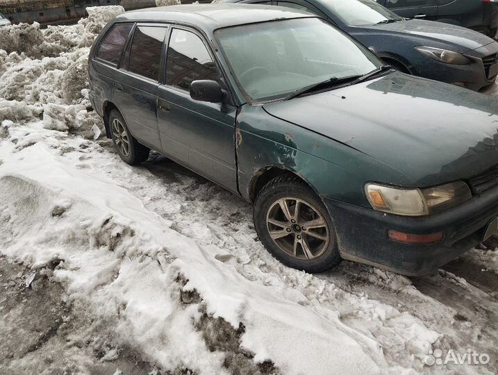 Toyota Corolla 2.2 AT, 2002, 100 000 км