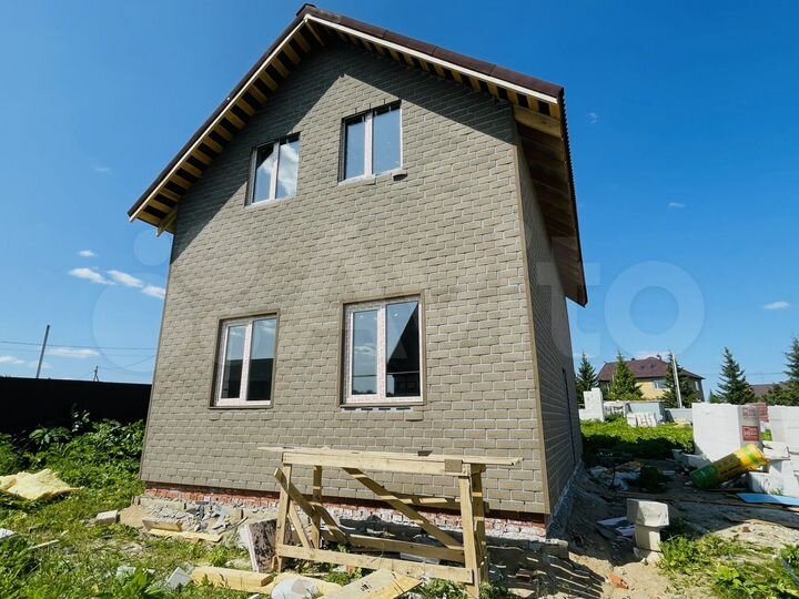 Дом 93,5 м² на участке 8,3 сот.