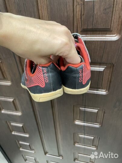 Детские футбольные бутсы