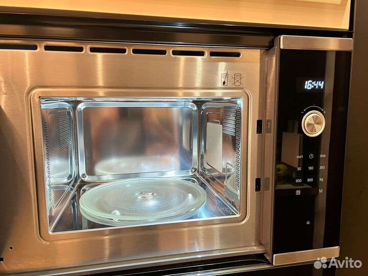 Духовой шкаф и микроволновка Bosch