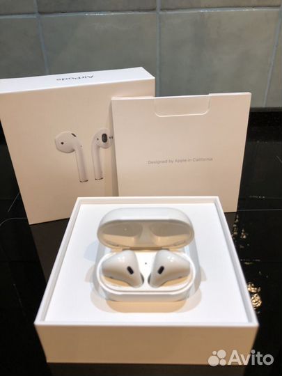Оригинальные наушники AirPods