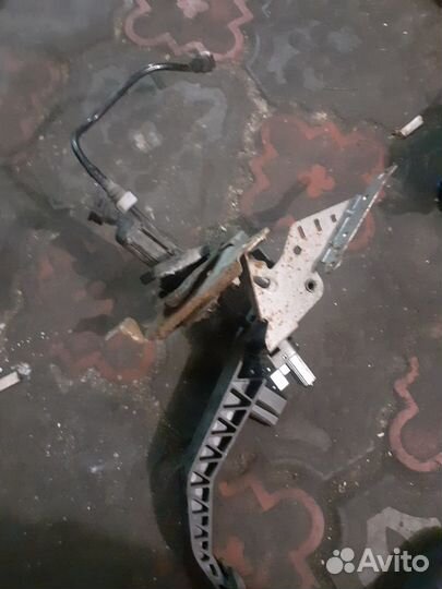 Педаль сцепления Ford Focus II