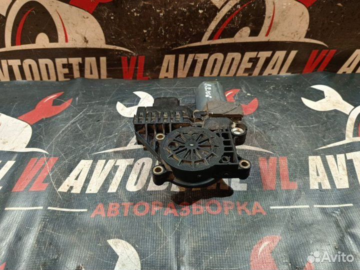 Моторчик стеклоподъемника передний правый Ford