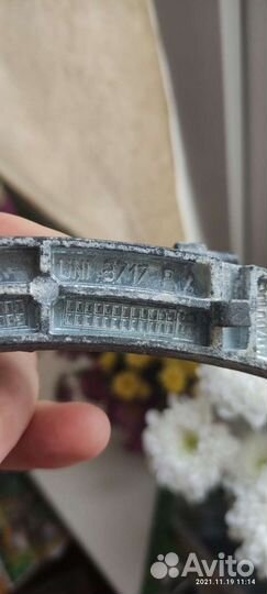 Петля дверцы стиральной машины