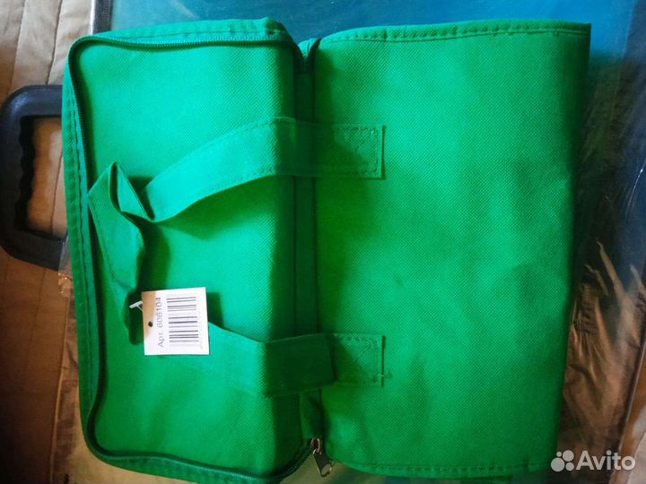 Папки с ручками и сумка холодильник