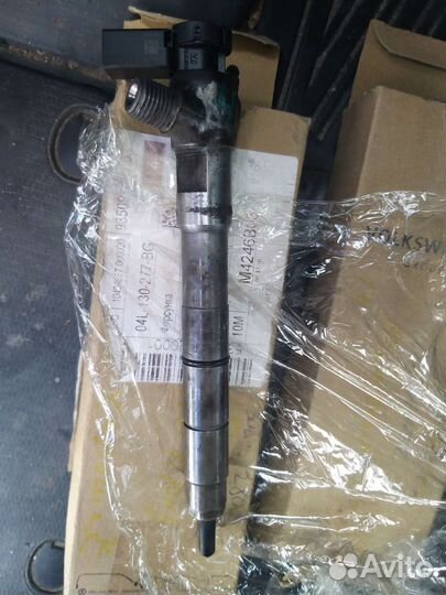 Топливная форсунка vw crafter OE 04L130277BG