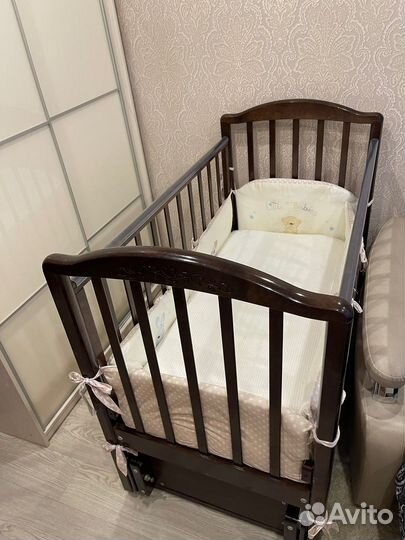 Детская кровать из натурального дерева