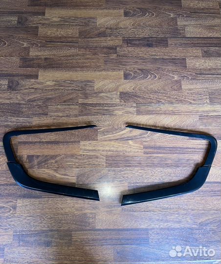 Молдинги на LADA Vesta