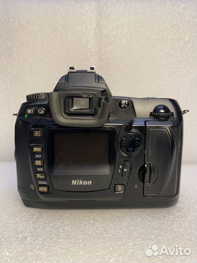 Зеркальный фотоаппарат nikon D70s Body