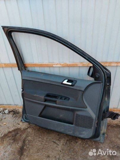 Дверь передняя левая Volkswagen Polo 4 2004