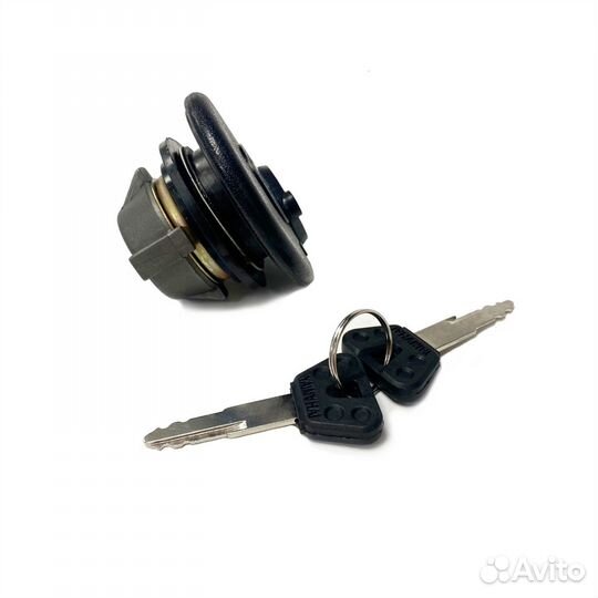 Крышка топливного бака (пластик) Yamaha с ключом