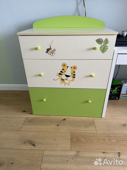 Детская кровать и мебель