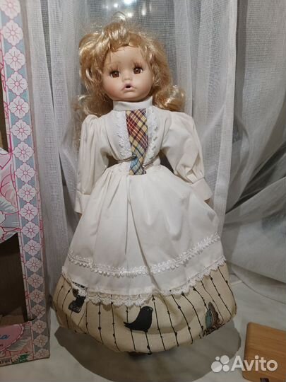 Кукла фарфоровая коллекционная