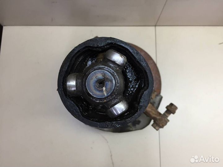 Кулак поворотный передний правый Toyota Avensis T2