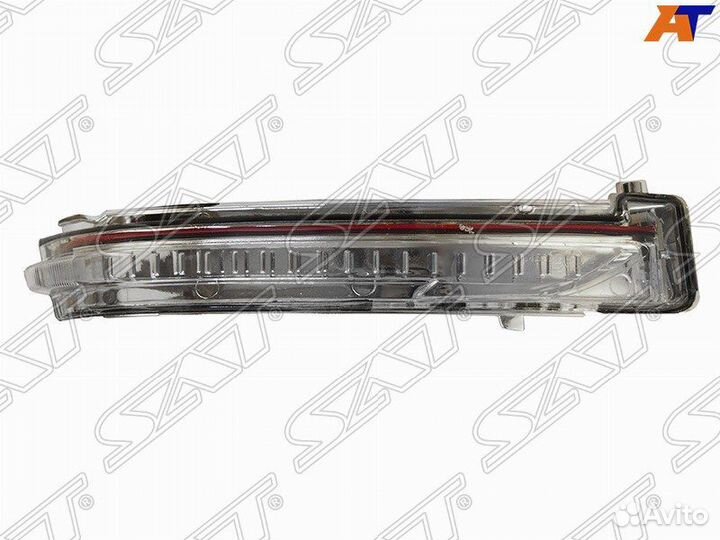 Повторитель поворота в зеркало передний правый