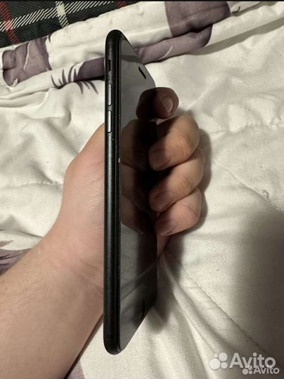 Телефон iPhone 7 plus