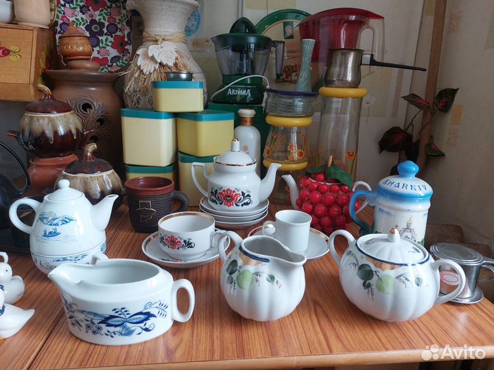 Чайники, термос, подстаканники,емкости под сыпучее