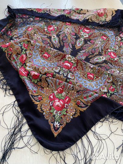 Платок полушерсяной с шелковой нитью