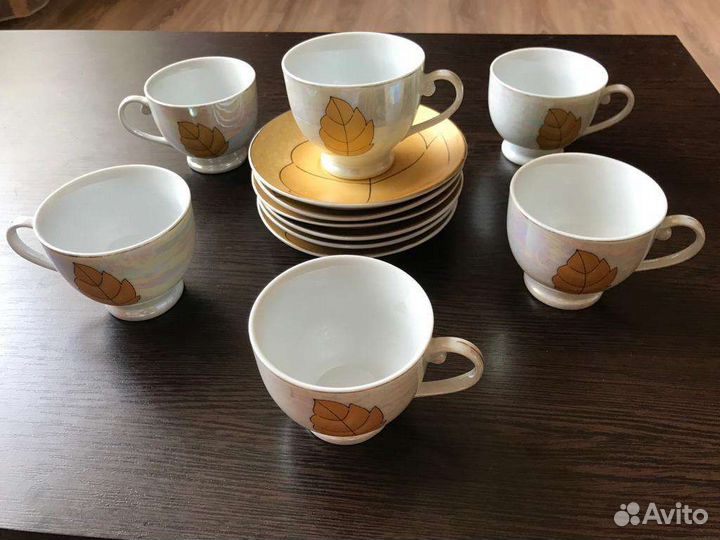 Чайные чашки с блюдцами