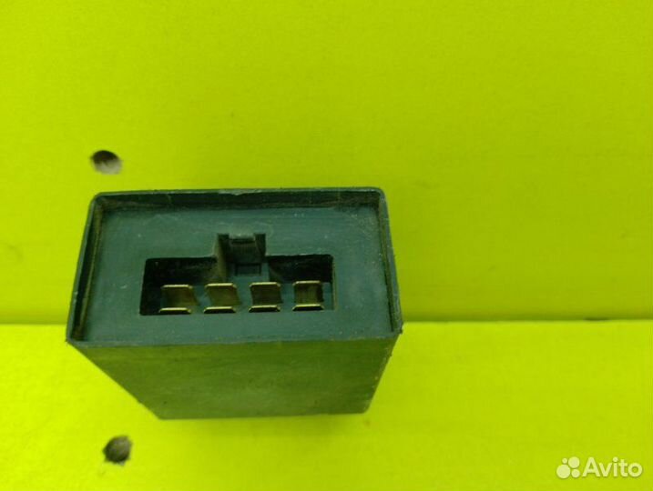 Блок управления дверьми Nissan Liberty RNM12