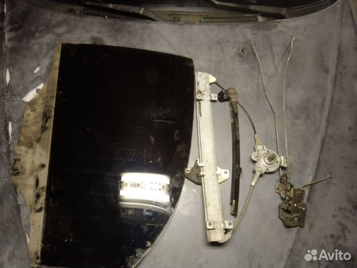 Заднее левое стекло Sens 1.3 и механизм