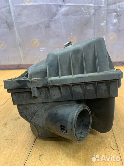 Корпус воздушного фильтра Opel Astra H Z16XER 2006