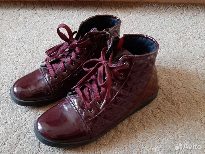 Ботинки лаковые для девочки