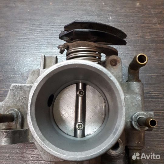 Дроссельная заслонка ваз