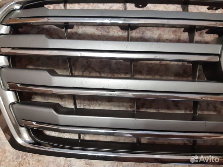 Решётка радиатора на Land Cruiser 200