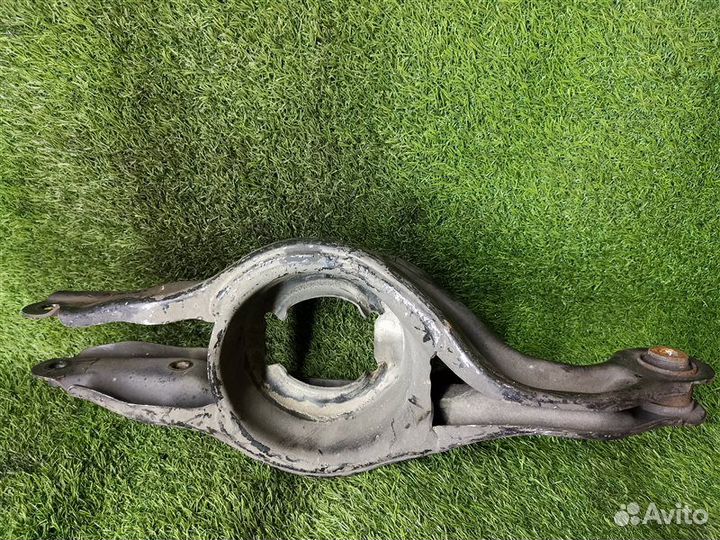 Рычаг подвески задний правый Honda Stepwgn RF3