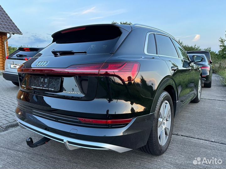 Audi e-tron 313 л.с. AT, 2020, 18 000 км