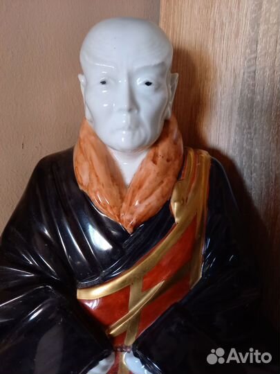 Буддийский монах фарфор