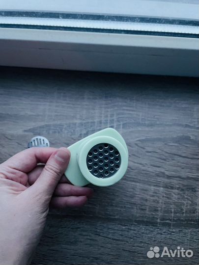 Пресс для чеснока (чеснокодавилка)