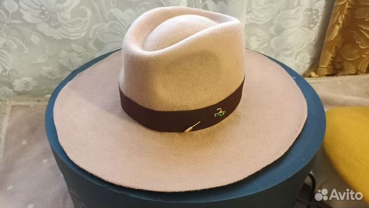 Шляпа фетровая женская