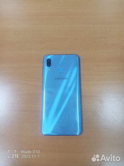Samsung Galaxy A30, 3/32 ГБ
