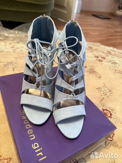 Босоножки новые 39 размер