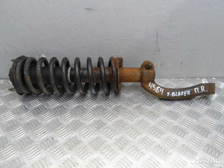 Амортизатор передний R Chevrolet Trailblazer GMT36