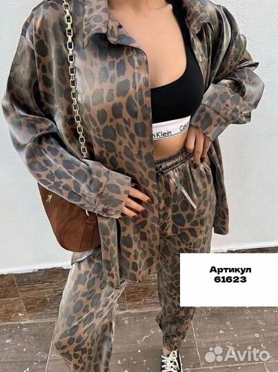 Костюм женский