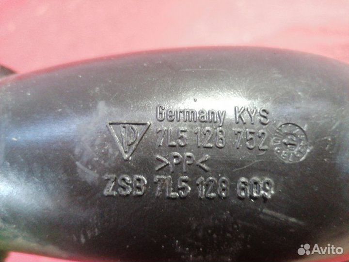 Патрубок воздушного фильтра левый Porsche Cayenne