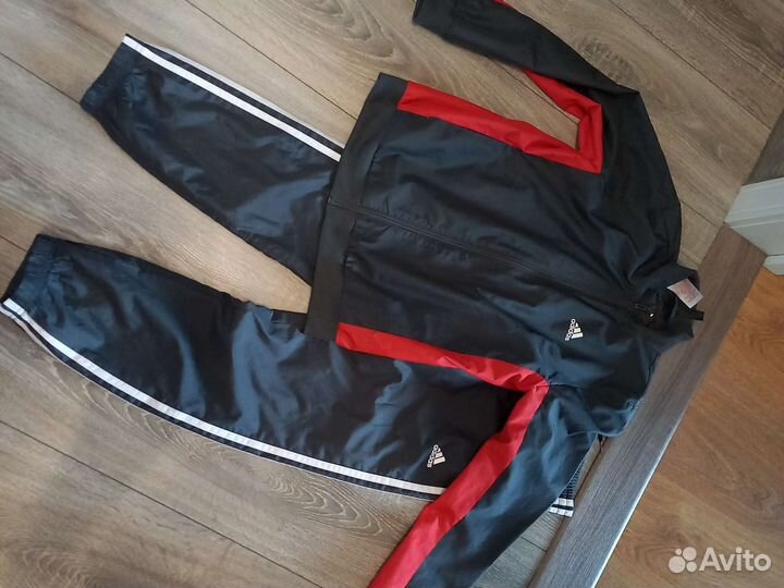 Спортивный костюм adidas для мальчика 140