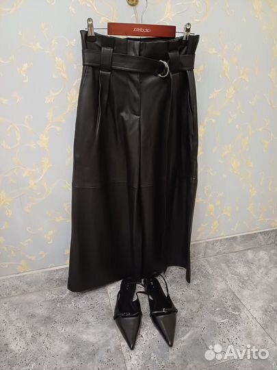 Новые кожаные брюки- кюлоты р.44-46 (S- М) Mango