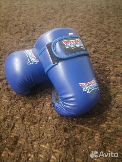 Шлем, перчатки для тхэквондо