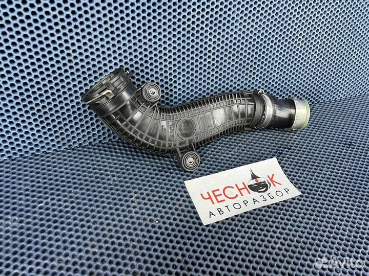 Патрубок воздушный пластиковый Tiguan Passat