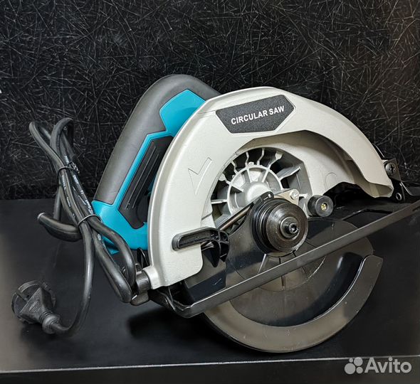 Циркулярная пила дисковая Makita SH7000