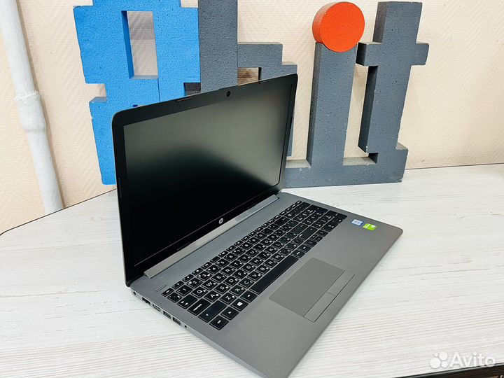 Игровой ноутбук HP i5-8250 8gb mx110 2gb